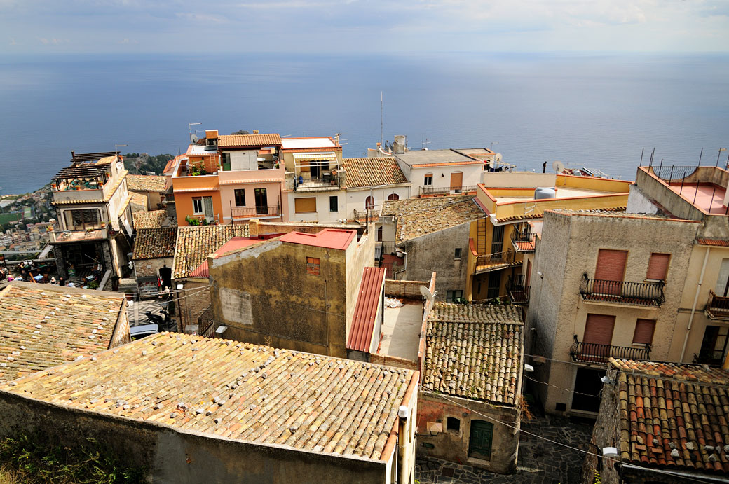 Le village perché de Castelmola en Sicile, Italie