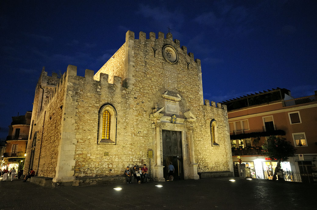 Piazza Duomo à Taormine en Sicile, Italie