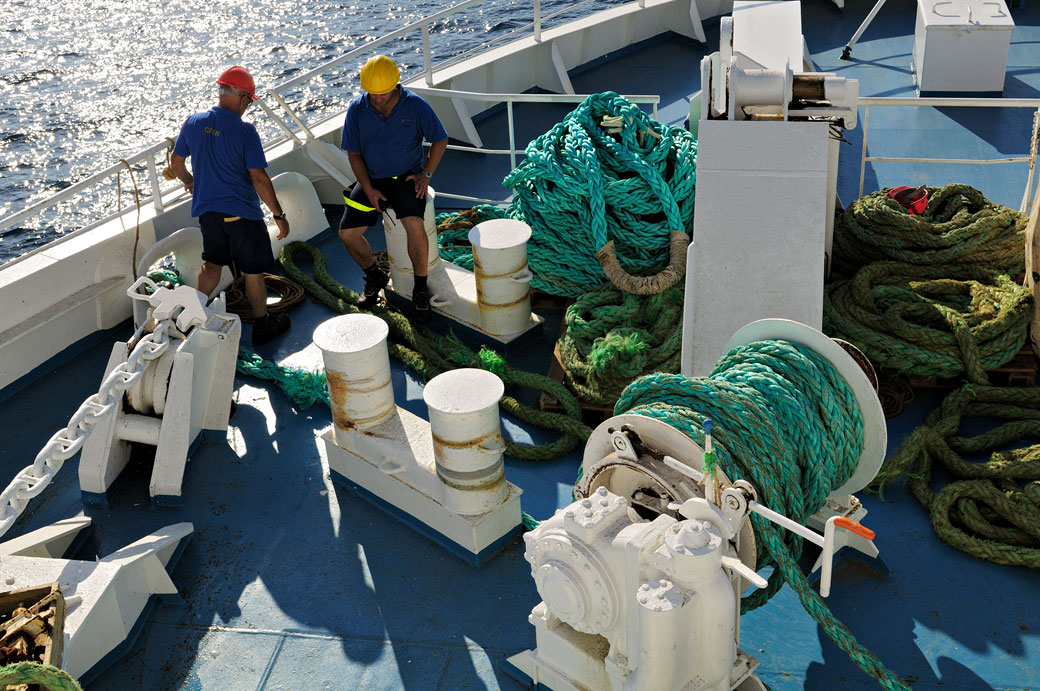 Matelots et cordes sur le ferry pour Gozo, Malte