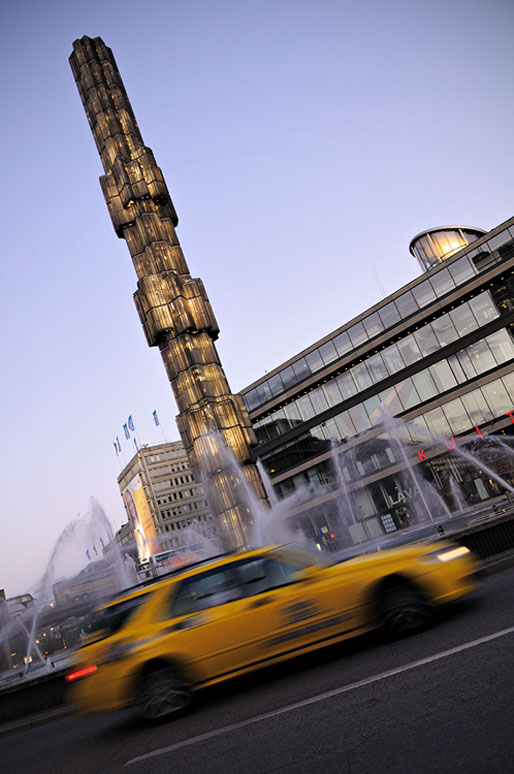 Kristallvertikalaccent, une sculpture au centre de Stockholm, Suède