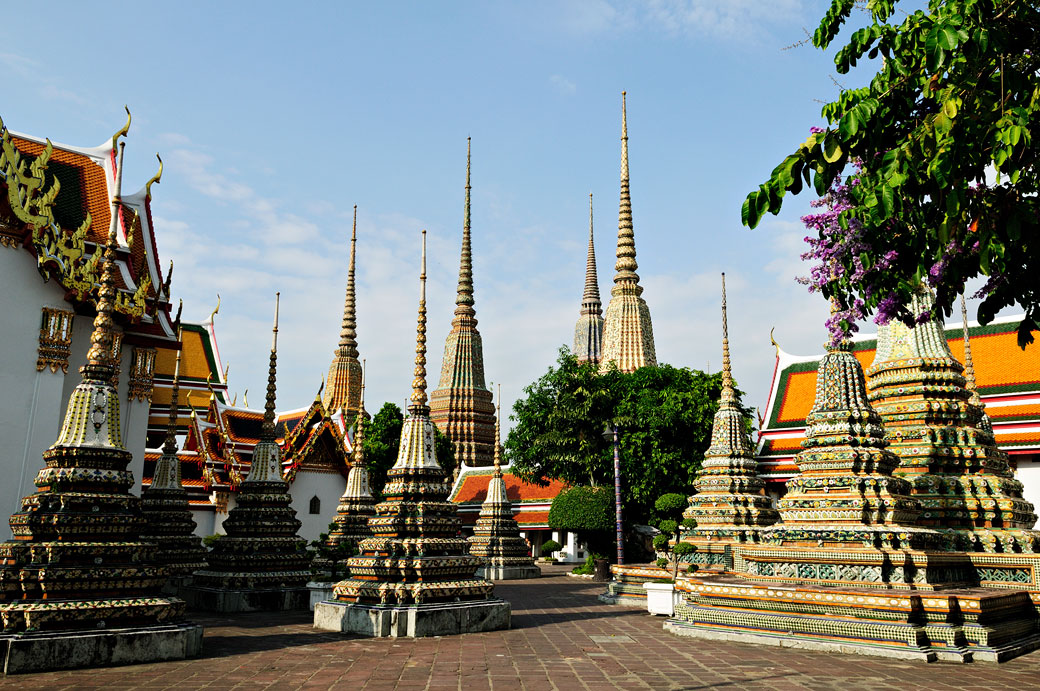 Stupas du Wat Pho à Bangkok, Thaïlande