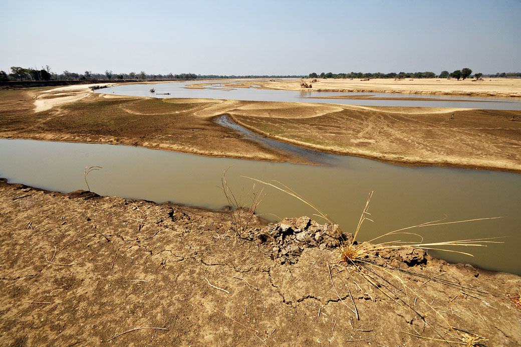 Rivière Luangwa en saison sèche, Zambie