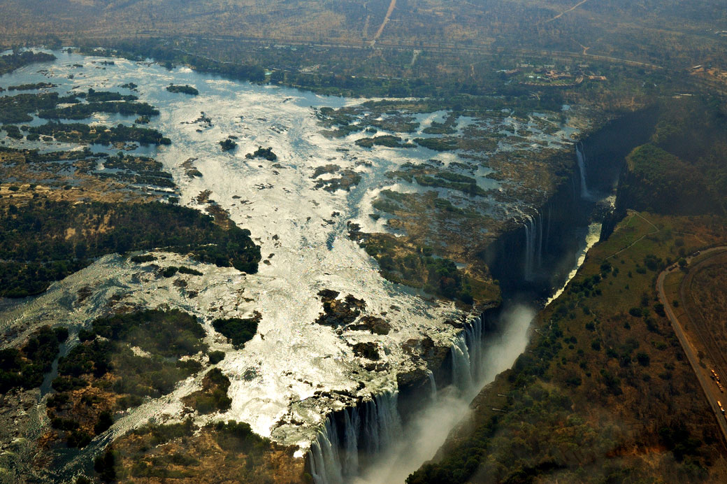 Les Chutes Victoria vues d'en-haut depuis un hélicoptère, Zambie