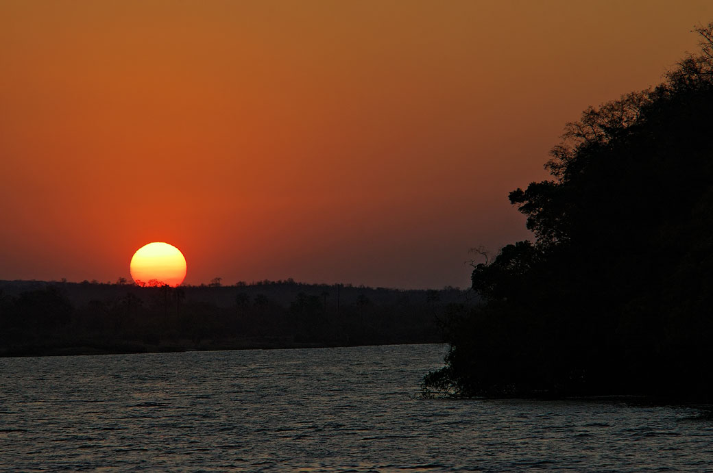 Coucher de soleil sur le Zambèze, Zambie